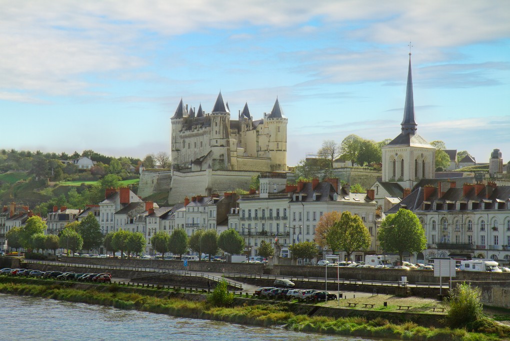 Pierre de tuffeau : sa majesté des bords de Loire