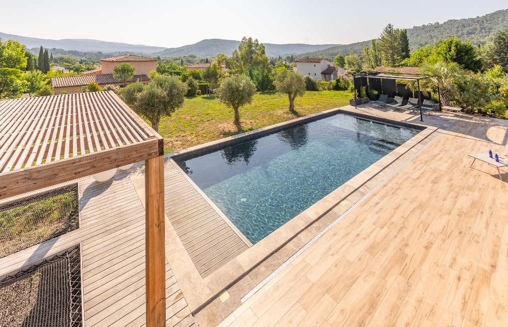 DÉTENTE ET ÉLÉGANCE EN PROVENCE