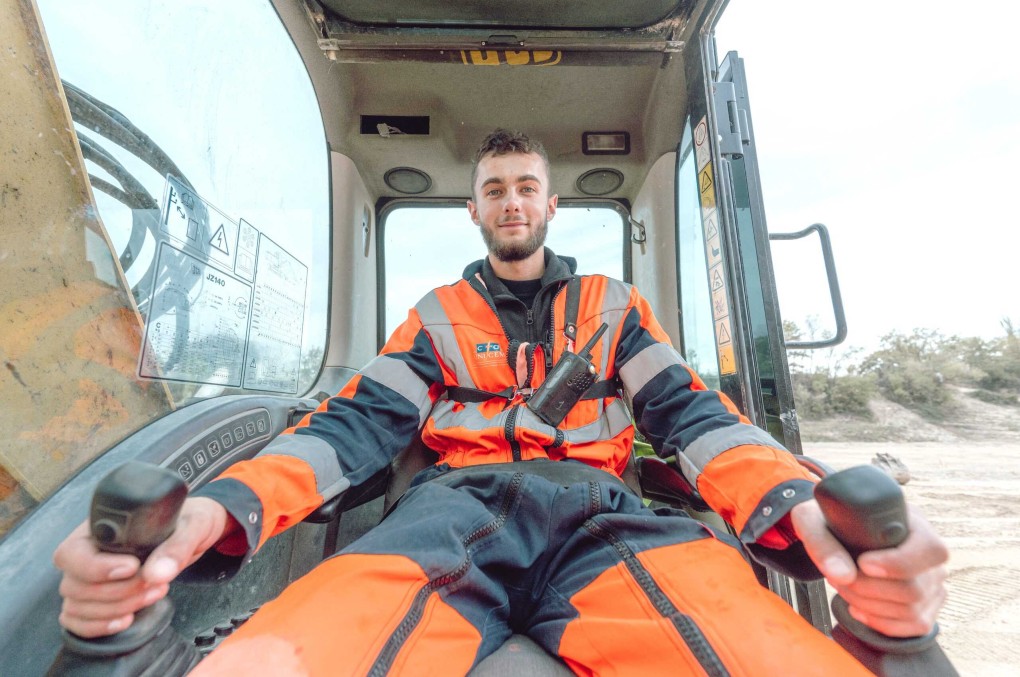 Ils mettent la main à la pierre : découvrez ces métiers d’hier, d’aujourd’hui et de demain