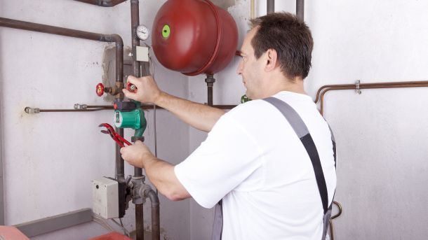 « Il est l’heure de prendre le virage du chauffage au bois pour les artisans chauffagistes! »