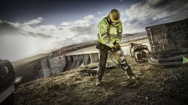 Perçage, burinage, démolition : DEWALT renouvelle et complète sa gamme de marteaux-perforateurs