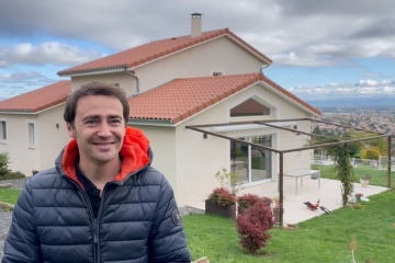 Témoignage vidéo : Guillaume Dumas et sa famille nous ouvrent les portes de leur maison en béton cellulaire de Montbrison (42)