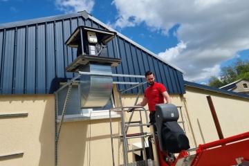 A l'occasion de ses 50 ans, SEELEY INTERNATIONAL souhaite renforcer sa présence en France