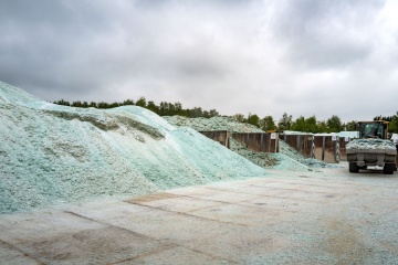 Un réseau de collecteurs et traiteurs de déchets issus des bâtiments, engages pour le recyclage des vitrages en boucle fermée