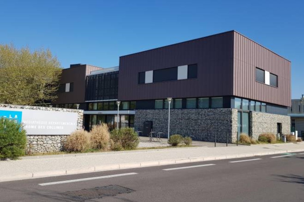 La mode des matériaux bruts ou l’art de mettre à l’honneur le béton et la pierre !